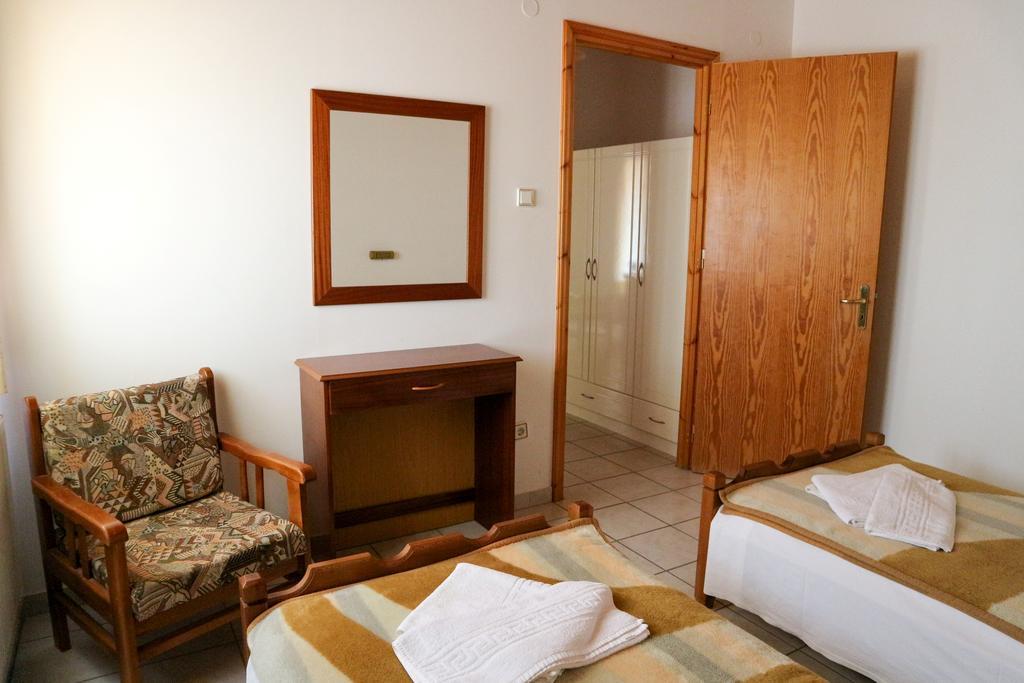 Hotel Elatofilito Athamanio Eksteriør billede