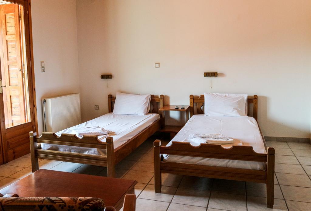 Hotel Elatofilito Athamanio Eksteriør billede